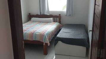 2 bedrooms, iron/ironing board, free WiFi