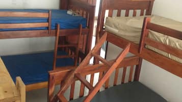 2 bedrooms, iron/ironing board, free WiFi
