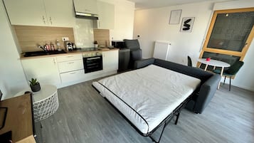 1 bedroom, iron/ironing board, travel crib, WiFi