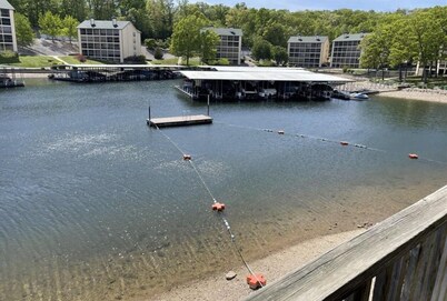 Cozy 1-bedroom condo in charming Village of Four Seasons with WiFi, fitness room