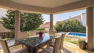 Comfort Villa, 3 Bedrooms, Pool View | Terrace/patio