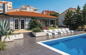 Seasonal outdoor pool, sun loungers - Charming Villa Antonija (Novalja)