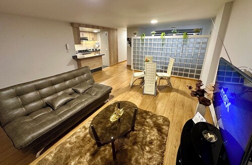 Adela Zamudio Confy Stay