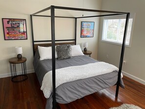 3 quartos, ferros/tábuas de passar roupa, Wi-Fi, roupa de cama