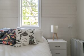 Vauvan matkasänky, Wi-Fi, vuodevaatteet