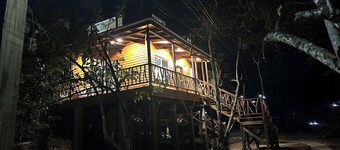 TMT Legacy Jungle Cabin with Ac and Wifi
