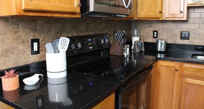Charming 3-bedroom house with WiFi, AC in lovely Warner Robins