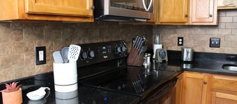 Charming 3-bedroom house with WiFi, AC in lovely Warner Robins