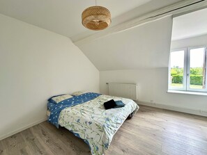 3 bedrooms, WiFi, bed sheets