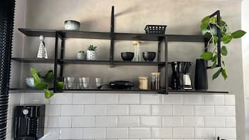 Apartamento conforto | Cozinha privada | Micro-ondas, cooktop, torradeira, talheres/pratos/utensílios de cozinha