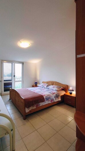 3 bedrooms, WiFi, bed sheets