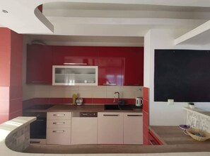 Oven, dishwasher
