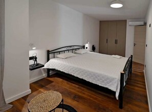 1 chambre, fer et planche à repasser, Wi-Fi, draps fournis