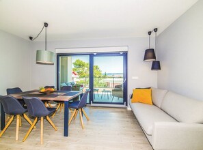 TV, ping pong - Modern Kastel Villa with Private Pool, Gym, and Large Outdoor Space - Eight Bedroom Villa (Kastel Novi)