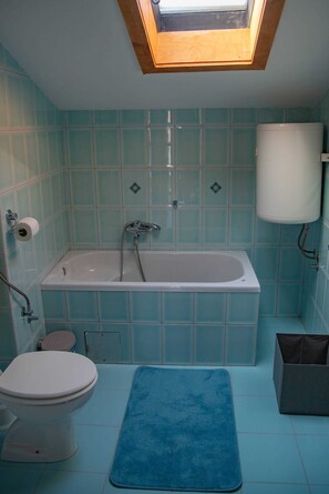 Secador de pelo y toallas