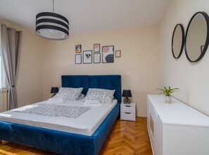 2 habitaciones, tabla de planchar con plancha, wifi y ropa de cama 