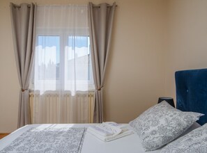 2 bedrooms, iron/ironing board, WiFi, bed sheets - Two Bedroom Apartment (Trogir)