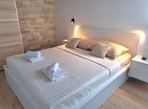 3 chambres, fer et planche à repasser, Wi-Fi, draps fournis