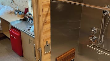 Shower, towels, soap, shampoo