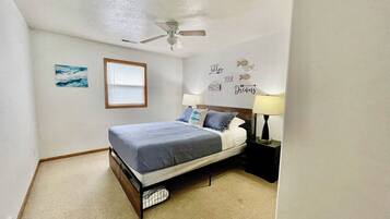 2 多间卧室、旅行婴儿床、免费 WiFi、床单