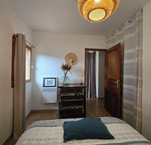 1 bedroom, iron/ironing board, travel crib, WiFi