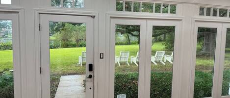 المنشأة من الداخل