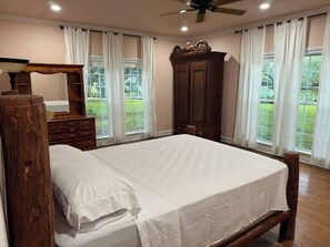 6 bedrooms, iron/ironing board, free WiFi, bed sheets