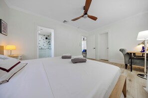 2 多间卧室、办公桌、旅行婴儿床、免费 WiFi