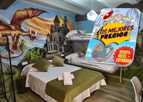 Desk, soundproofing, free WiFi