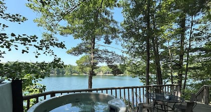 Lakefront Cabin - Hot Tub, Kayaks, Canoe, Pedal boat, Fishing Dock- Pet friendly