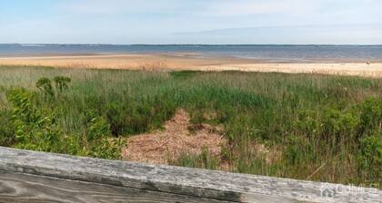 Charming 1-bedroom with Separate Entrance in peaceful Keyport