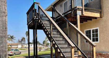 Private top floor spacious 1 bedroom retreat - Guesthouse