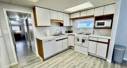 The Grandview Lake House, Dog Friendly, Near Lake Madison, Outdoor Patio