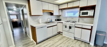 The Grandview Lake House, Dog Friendly, Near Lake Madison, Outdoor Patio