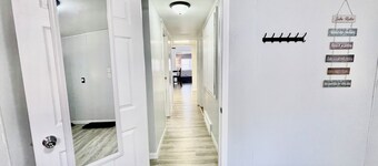 Lake House • Water Views • Fire Pit • Dog Friendly