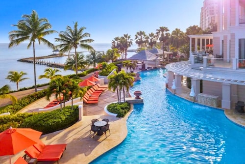  1-bedroom condo in Montego Bay with Wi-Fi, Fitness area, Pool