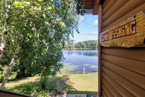 Adorable 3-bedroom cottage in charming Iola