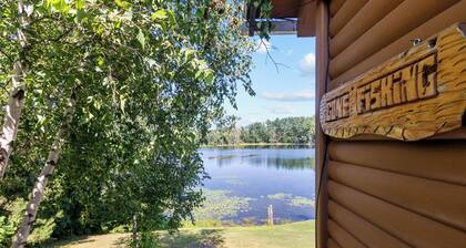 Adorable 3-bedroom cottage in charming Iola