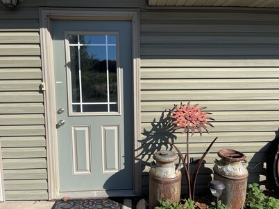 A Cozy Cabin with Pond Views and Outdoor Fire Pit Near Eau Pleine Reservoir