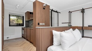 1 chambre, bureau, draps fournis