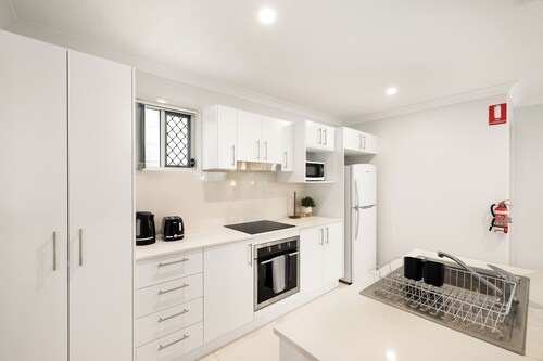 1 Bdr Apt w/ AC | Kitchen | Parking | 331AF1