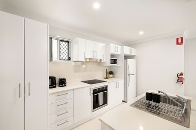 1 Bdr Apt w/ AC | Kitchen | Parking | 331AF1