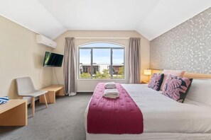 2 chambres, fer et planche à repasser, accès au Wi-Fi (inclus)