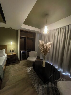 55-inch TV with digital channels, streaming services - Casa Olea (Mexico City)