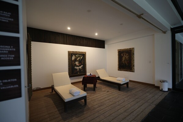 Couples treatment room(s), sauna, steam room, body treatments