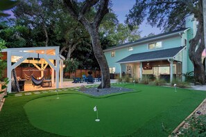 Exterior - Coastal 3-bedroom cottage 4 blocks from the Beach w/ Mini Golf in Vero Beach (Vero Beach)