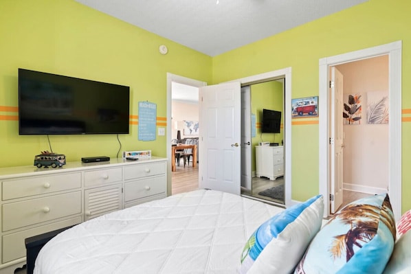3 habitaciones, tabla de planchar con plancha, wifi y ropa de cama