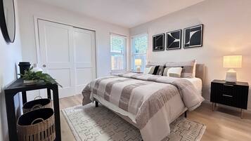 3 bedrooms, desk, iron/ironing board, WiFi