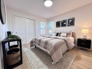 3 bedrooms, desk, iron/ironing board, WiFi