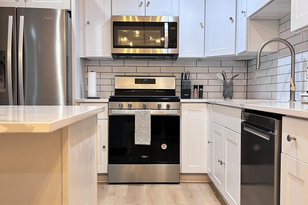 Microonde, forno, piano cottura, lavastoviglie